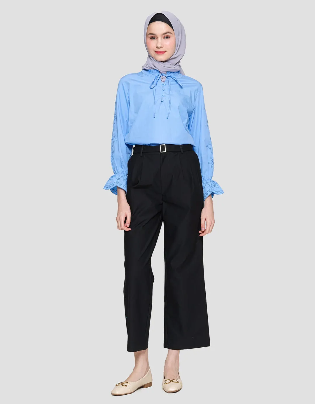 Annisa Belted Straight Sateen Twill Celana Panjang Wanita