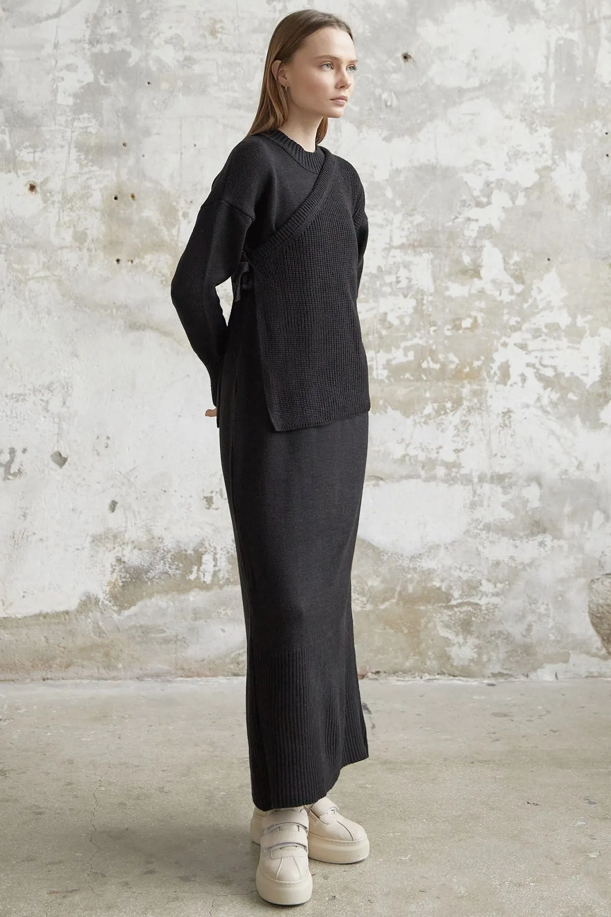 MDS Women Knitted Dress with Tied Sweater - Black - Gjakovë