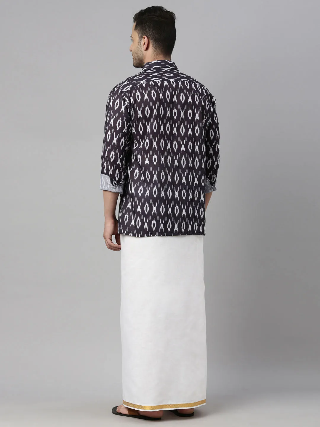 VASTRAMAY Men's Black Ikkat Print Shirt And Mundu Set